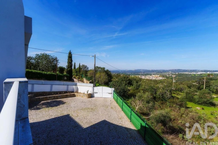 Moradia T3 para Venda em Santa Barbara de Nexe Foto 12