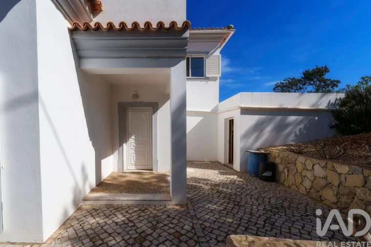 Moradia T3 para Venda em Santa Barbara de Nexe Foto 10