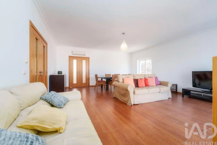 Moradia T3 para Venda em Santa Barbara de Nexe Foto 26