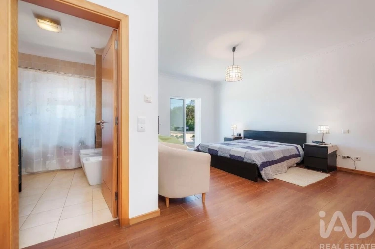 Moradia T3 para Venda em Santa Barbara de Nexe Foto 19