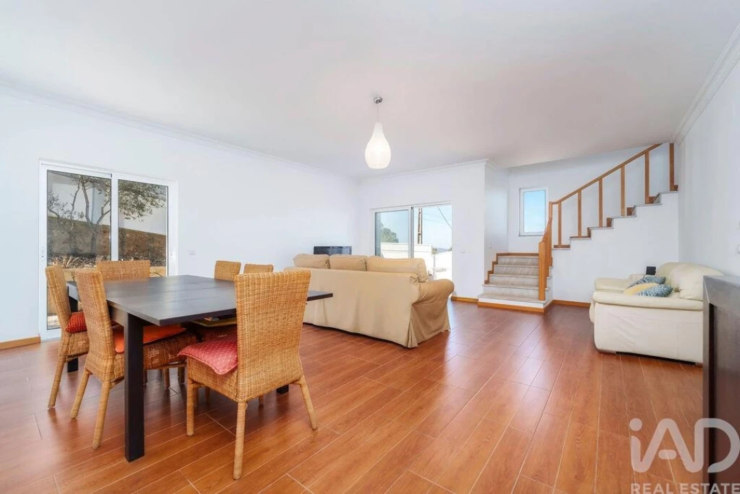 Moradia T3 para Venda em Santa Barbara de Nexe Foto 16