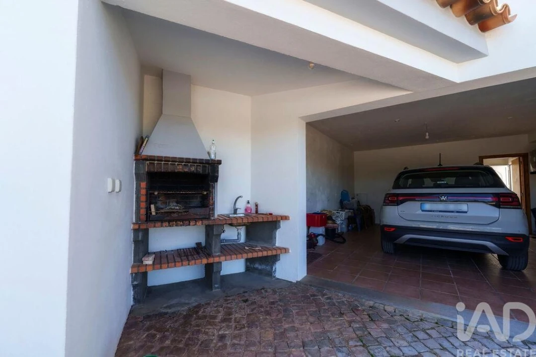 Moradia T3 para Venda em Santa Barbara de Nexe Foto 13