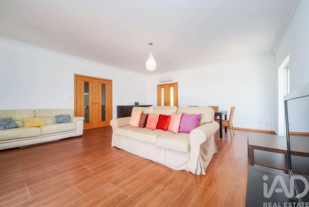 Moradia T3 para Venda em Santa Barbara de Nexe Foto 15