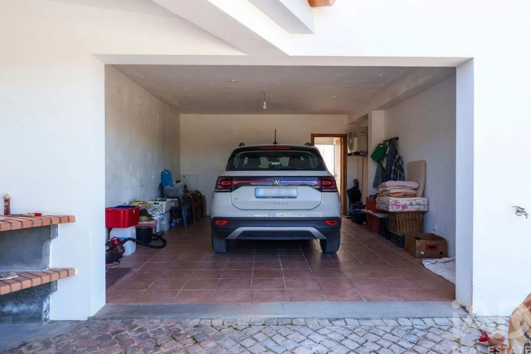 Moradia T3 para Venda em Santa Barbara de Nexe Foto 14