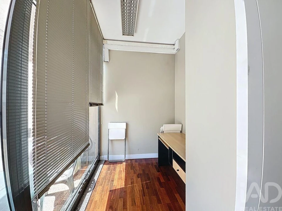 Loja para Venda em Lordelo do Ouro e Massarelos Foto 14