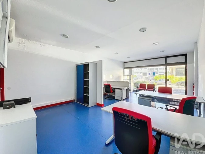 Loja para Venda em Lordelo do Ouro e Massarelos Foto 6