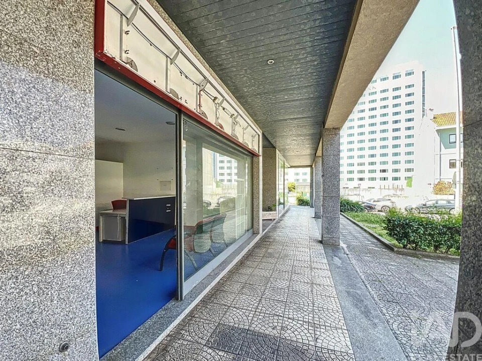 Loja para Venda em Lordelo do Ouro e Massarelos Foto 3