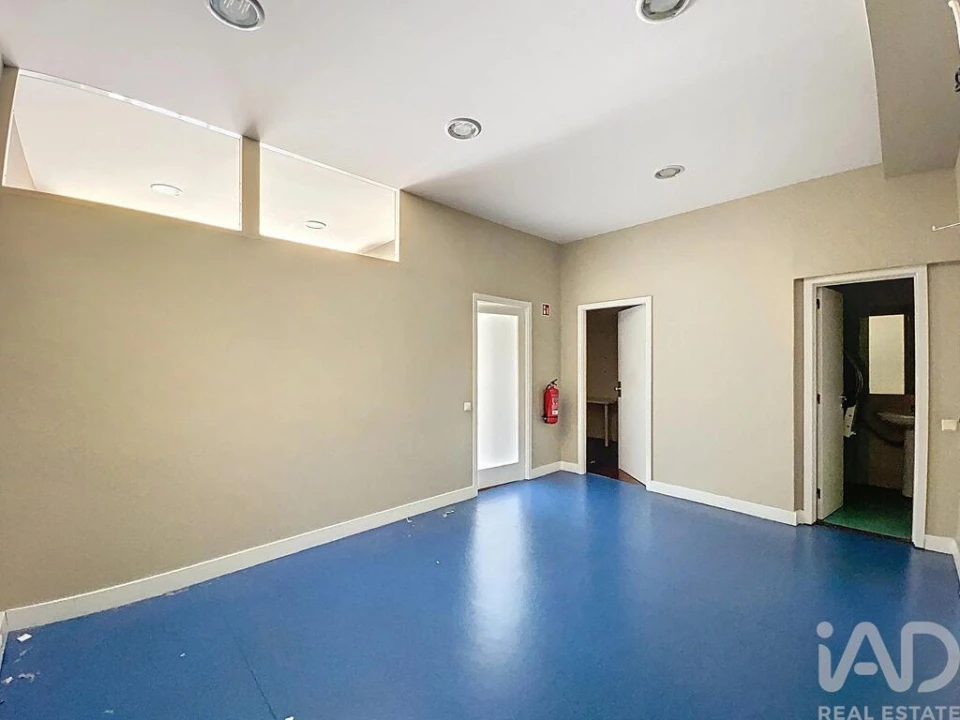 Loja para Venda em Lordelo do Ouro e Massarelos Foto 2