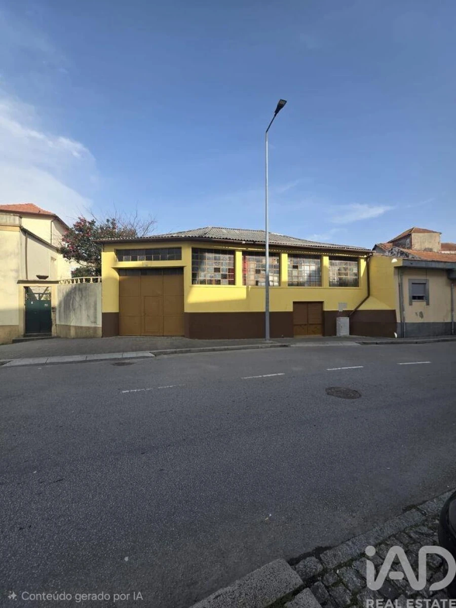 Armazém para Venda em Santa Marinha e São Pedro da Afurada Foto 1