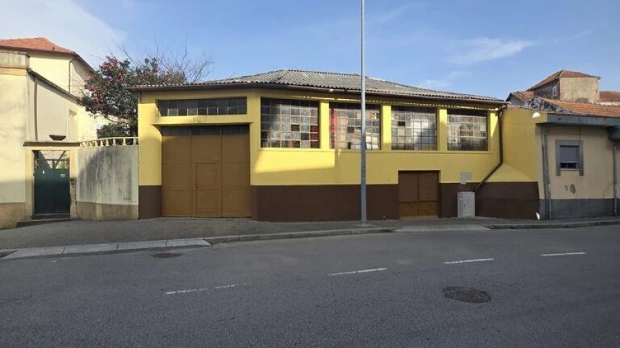Armazém para Venda em Santa Marinha e São Pedro da Afurada