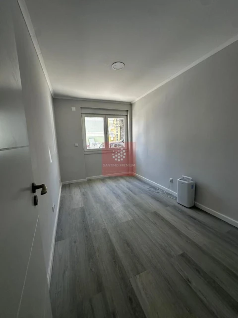 Apartamento T2 para Venda em Benfica
