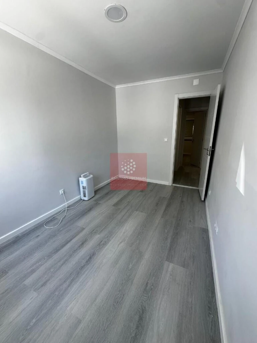 Apartamento T2 para Venda em Benfica Foto 6