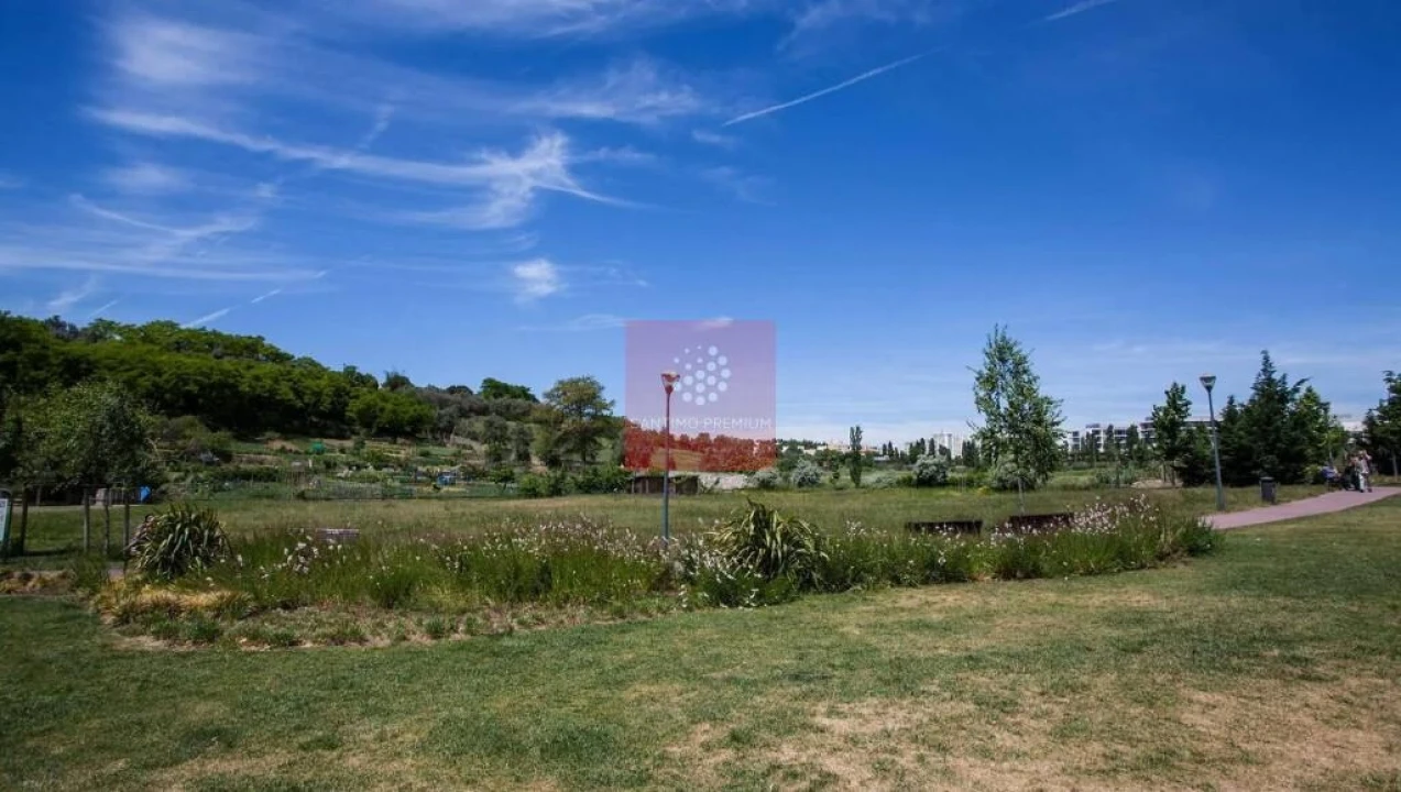 Apartamento T2 para Venda em Benfica Foto 17