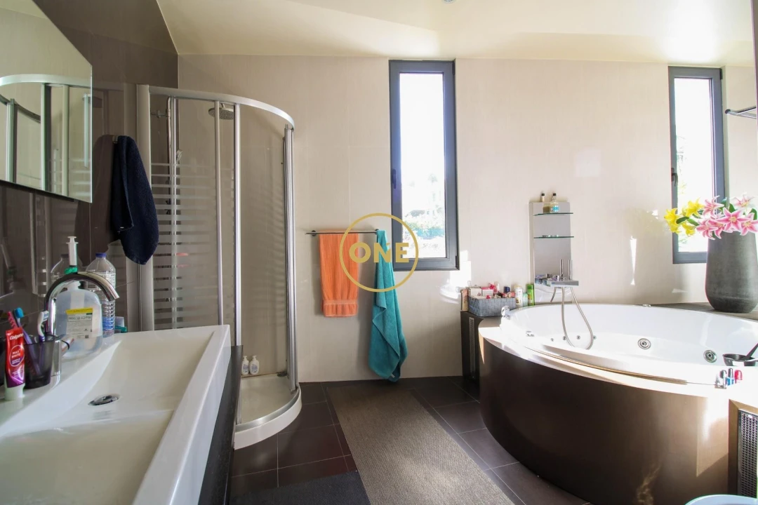 Moradia T3 para Venda em Caniço Foto 34