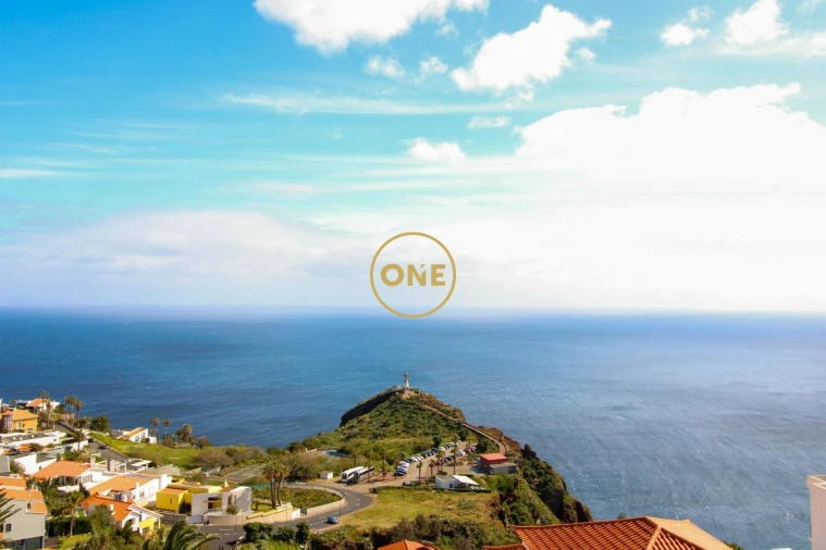 Moradia T3 para Venda em Caniço Foto 7