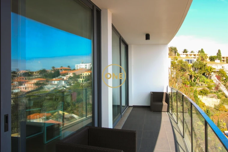 Moradia T3 para Venda em Caniço Foto 8