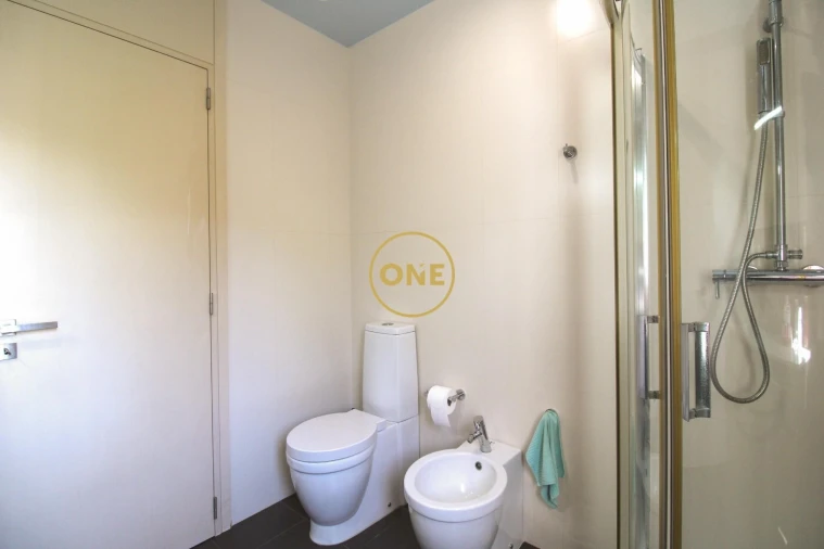 Moradia T3 para Venda em Caniço Foto 16