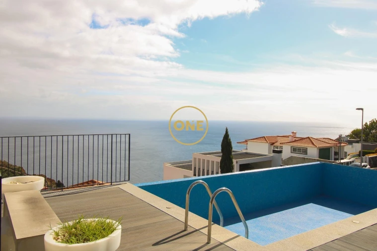 Moradia T3 para Venda em Caniço Foto 12