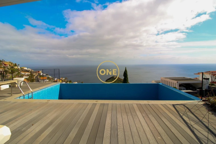 Moradia T3 para Venda em Caniço Foto 13