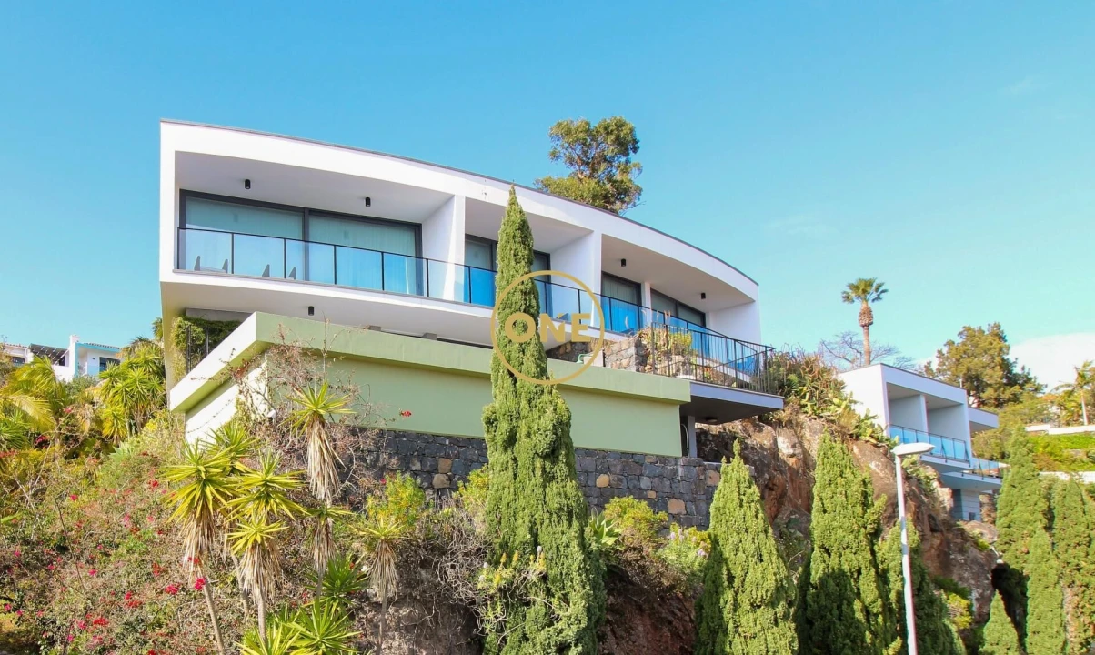 Moradia T3 para Venda em Caniço Foto 1