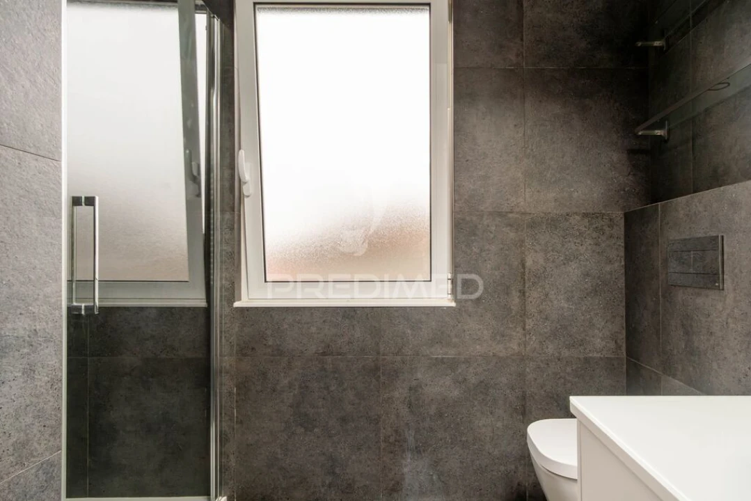 Moradia T4 para Venda em Mina de Água Foto 20