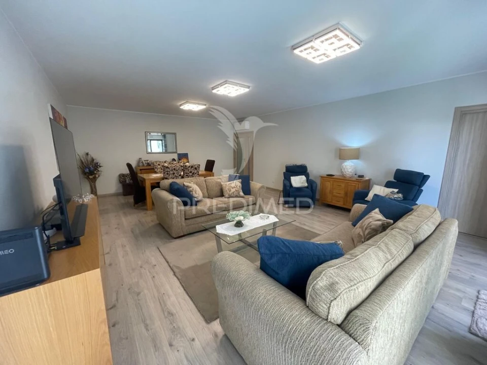 Apartamento T3 para Venda em Portimão Foto 1