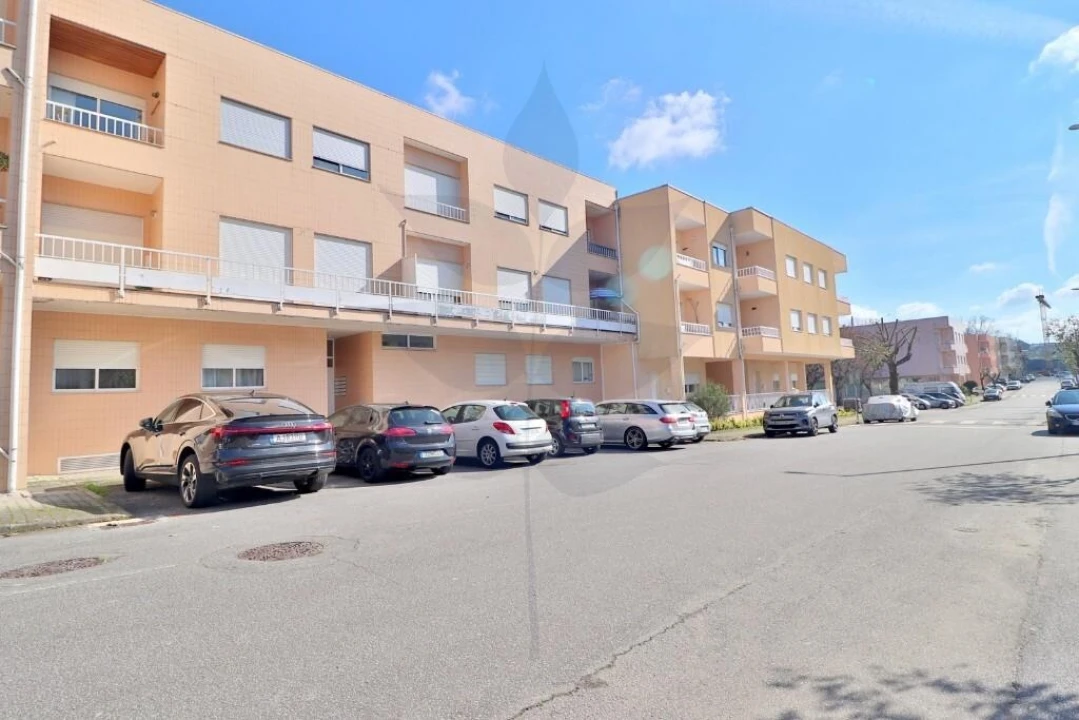 Apartamento T2 para Venda em Palmeira Foto 1