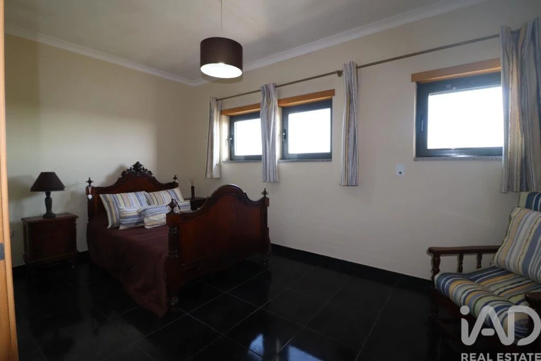 Moradia T5 para Venda em Silveira Foto 28