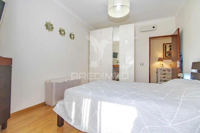 Apartamento T4 para Venda em Vila Franca de Xira Foto 17