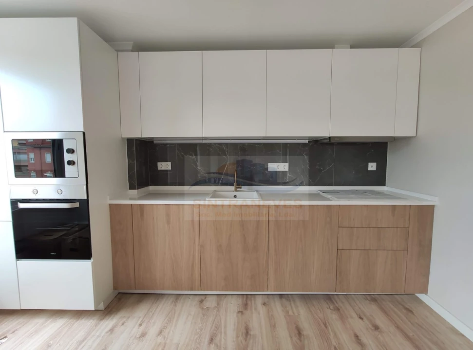 Apartamento T3 para Venda em Águas Livres Foto 1