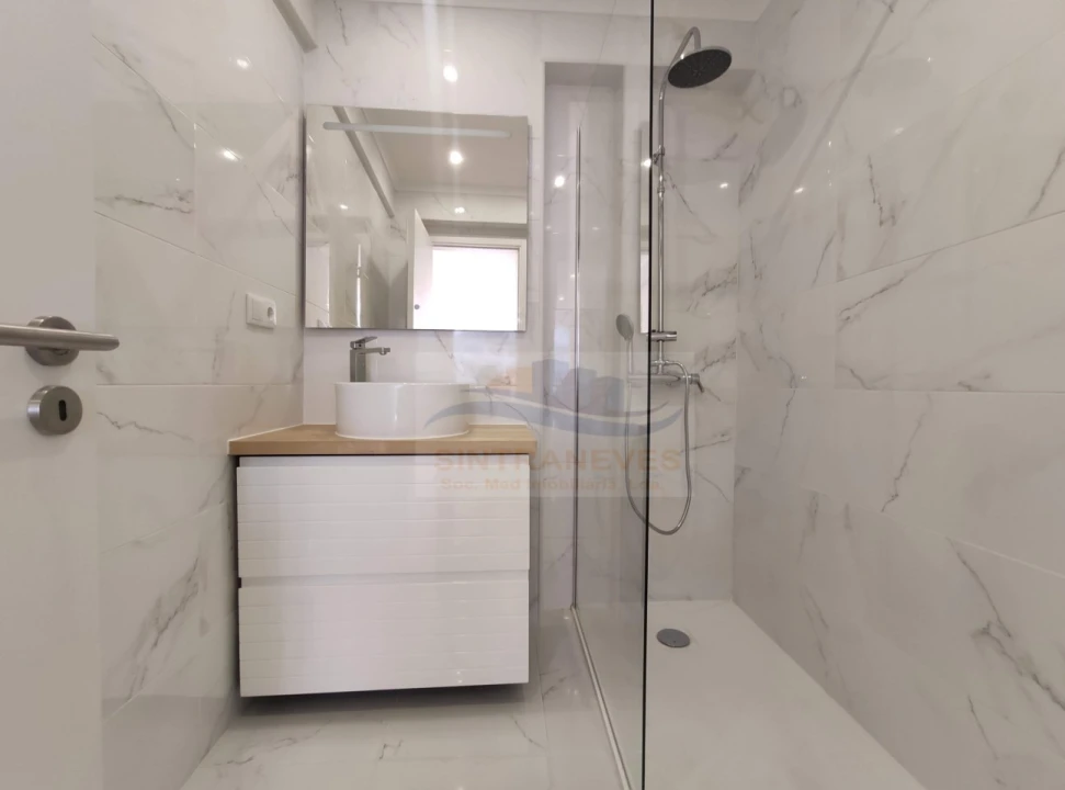 Apartamento T3 para Venda em Águas Livres Foto 8