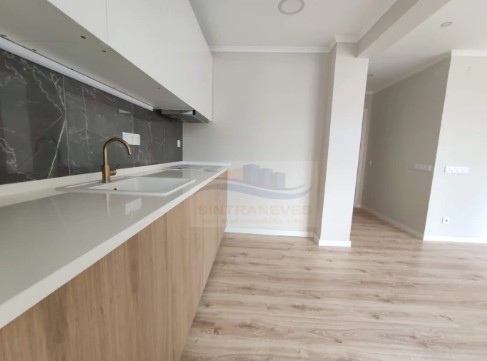 Apartamento T3 para Venda em Águas Livres Foto 3