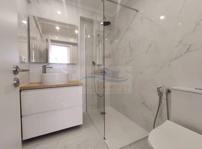 Apartamento T3 para Venda em Águas Livres Foto 7