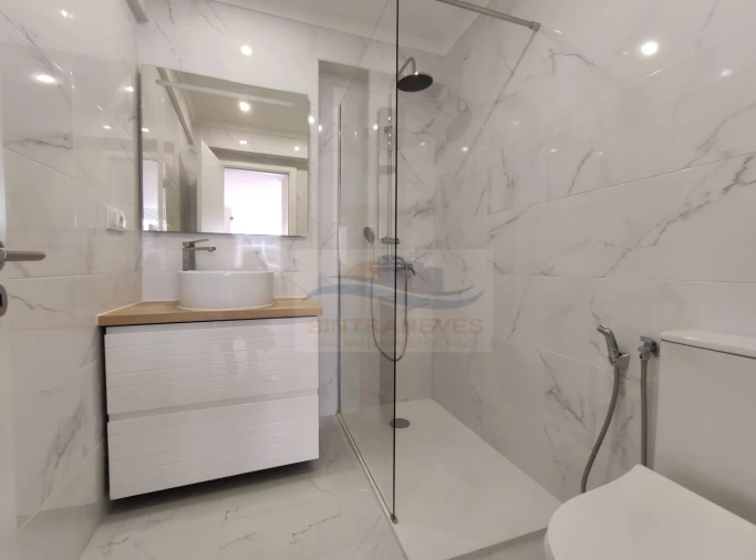 Apartamento T3 para Venda em Águas Livres Foto 12