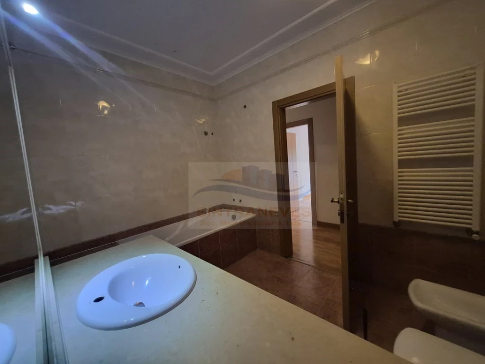 Apartamento T2 para Venda em Vila Franca de Xira Foto 14