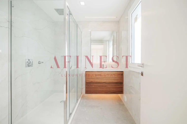 Moradia T4 para Venda em Alcabideche Foto 37