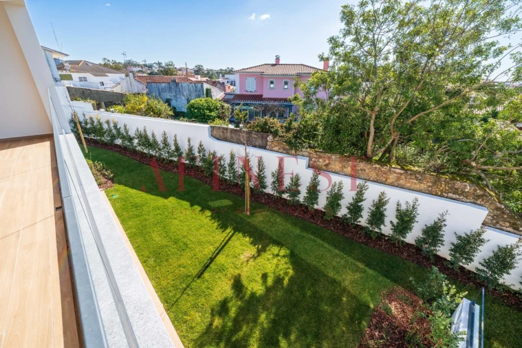 Moradia T4 para Venda em Alcabideche Foto 48