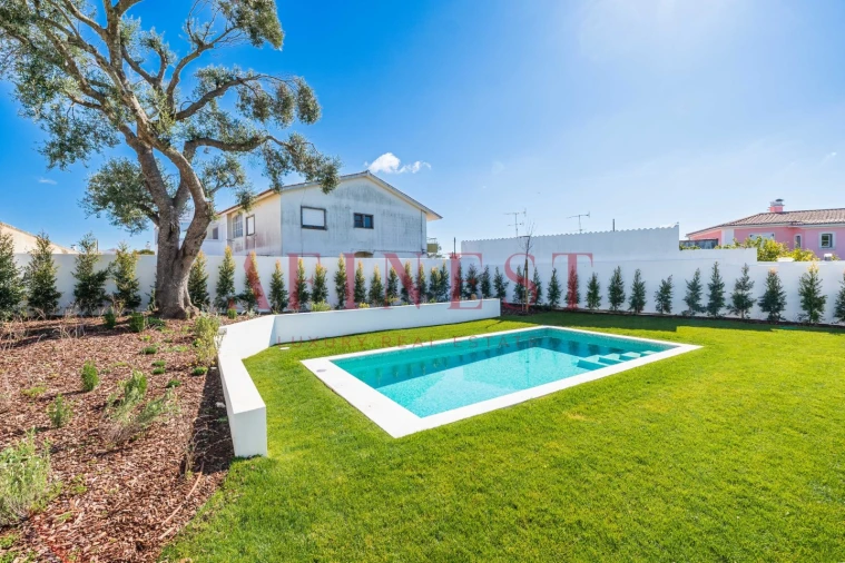 Moradia T4 para Venda em Alcabideche Foto 2