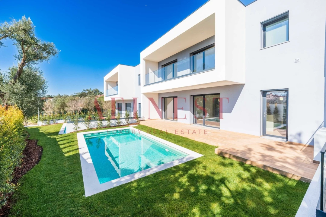 Moradia T4 para Venda em Alcabideche Foto 2