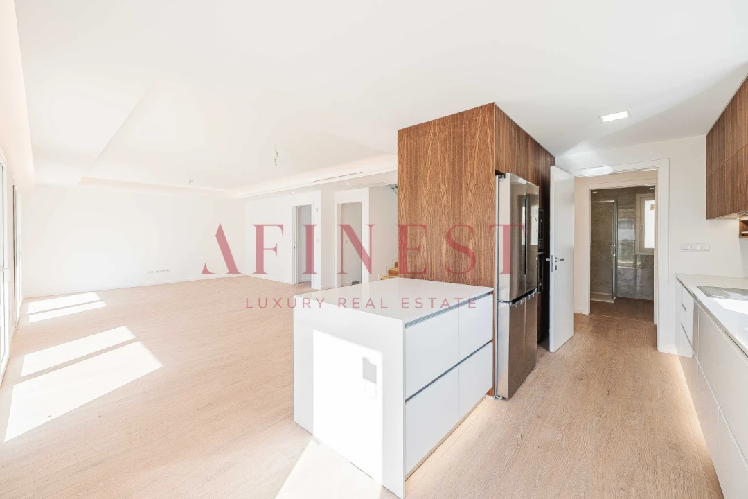 Moradia T4 para Venda em Alcabideche Foto 5