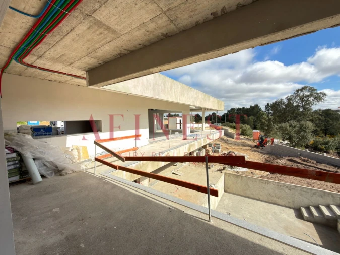 Moradia T5 para Venda em Fernao Ferro Foto 3