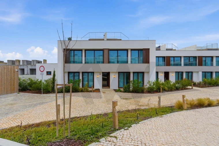 Apartamento T3 para Venda em Porto Covo Foto 38