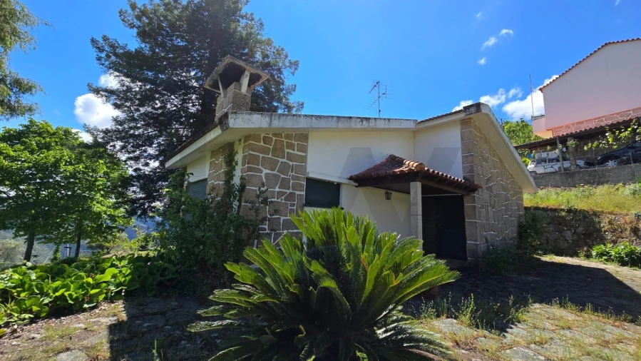 Moradia T5 para Venda em Tabuaço Foto 2