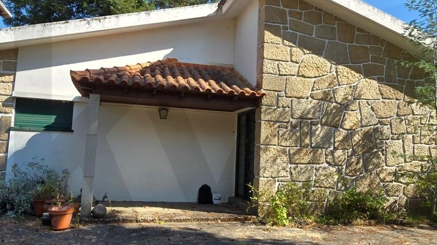 Moradia T5 para Venda em Tabuaço