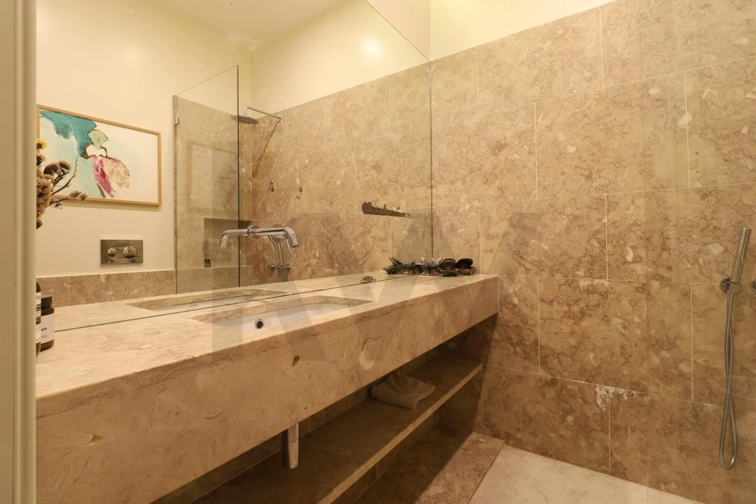 Apartamento T2 para Venda em Santo António Foto 31