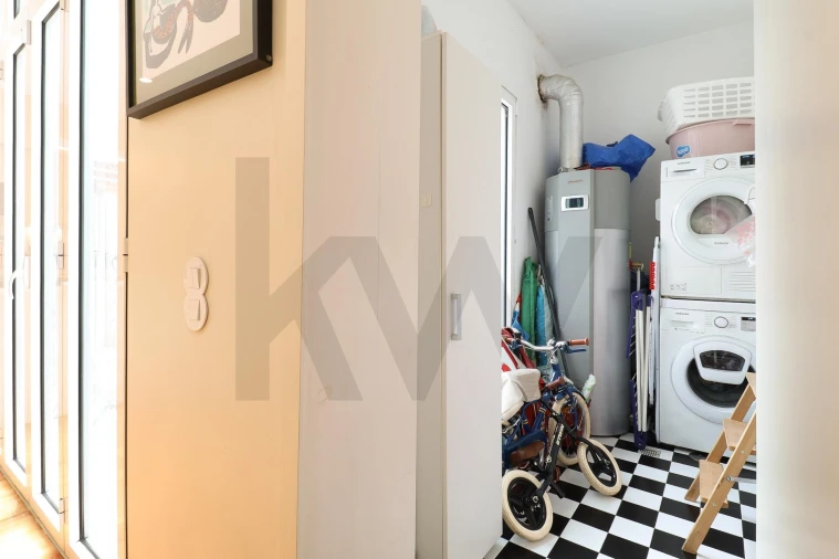 Apartamento T2 para Venda em Santo António Foto 17