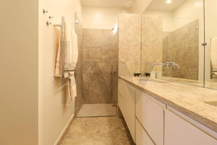 Apartamento T2 para Venda em Santo António Foto 25