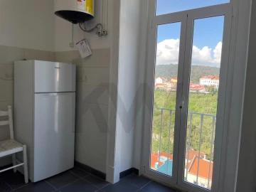 Apartamento T2 para Arrendamento em Campo de Ourique