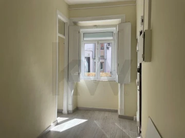 Apartamento T2 para Arrendamento em Campo de Ourique