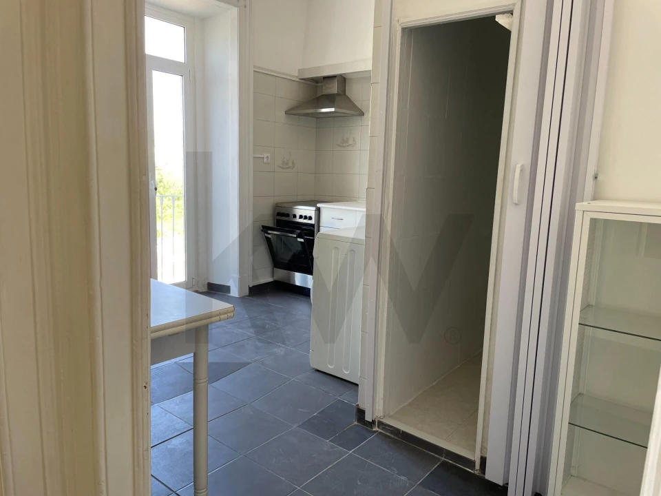 Apartamento T2 para Arrendamento em Campo de Ourique Foto 14